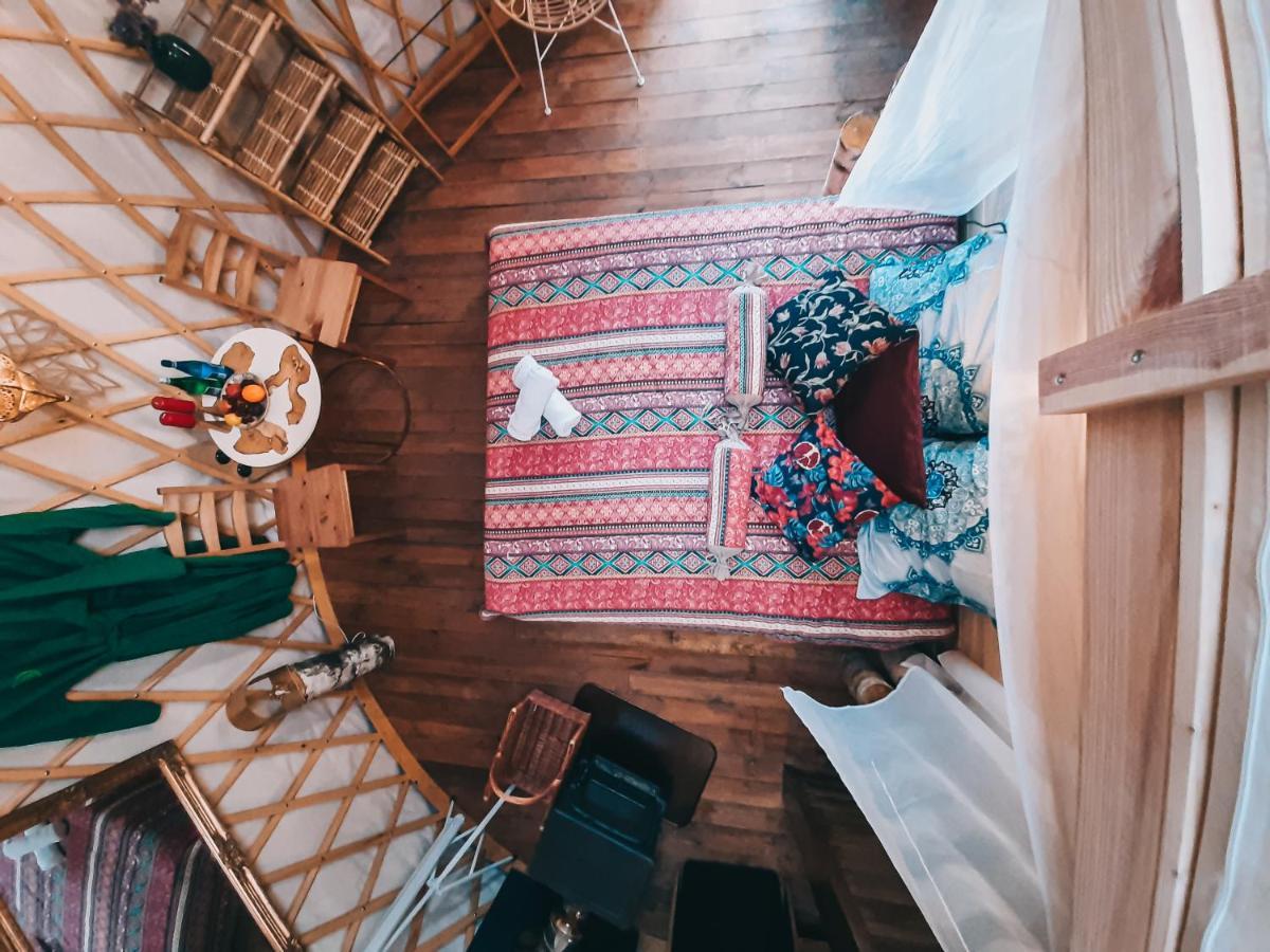 Jurty Z Widokiem, Prywatna Balia- Dzikolas Glamping Krasnobród エクステリア 写真