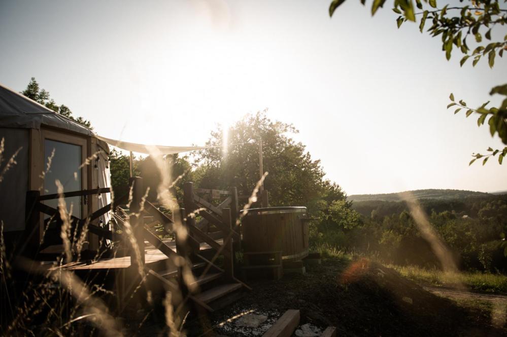 Jurty Z Widokiem, Prywatna Balia- Dzikolas Glamping Krasnobród エクステリア 写真