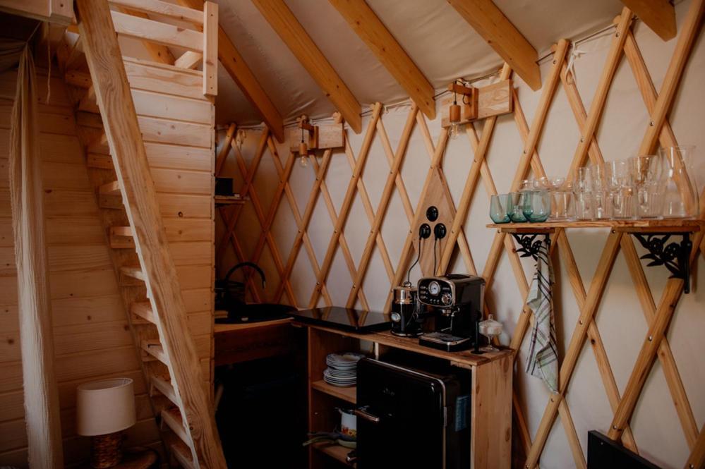 Jurty Z Widokiem, Prywatna Balia- Dzikolas Glamping Krasnobród エクステリア 写真