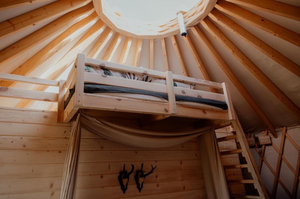 Jurty Z Widokiem, Prywatna Balia- Dzikolas Glamping Krasnobród エクステリア 写真