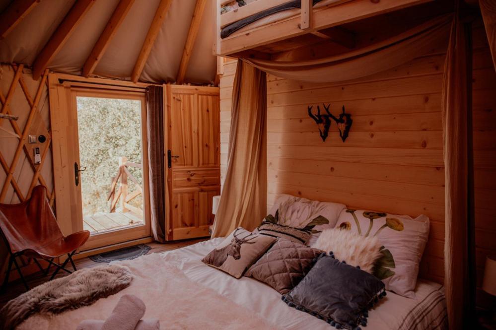 Jurty Z Widokiem, Prywatna Balia- Dzikolas Glamping Krasnobród エクステリア 写真